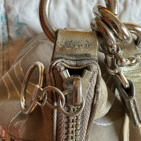 Coach Grey Silver Signature Poppy Crossbody Bag - Picture 5 of 12